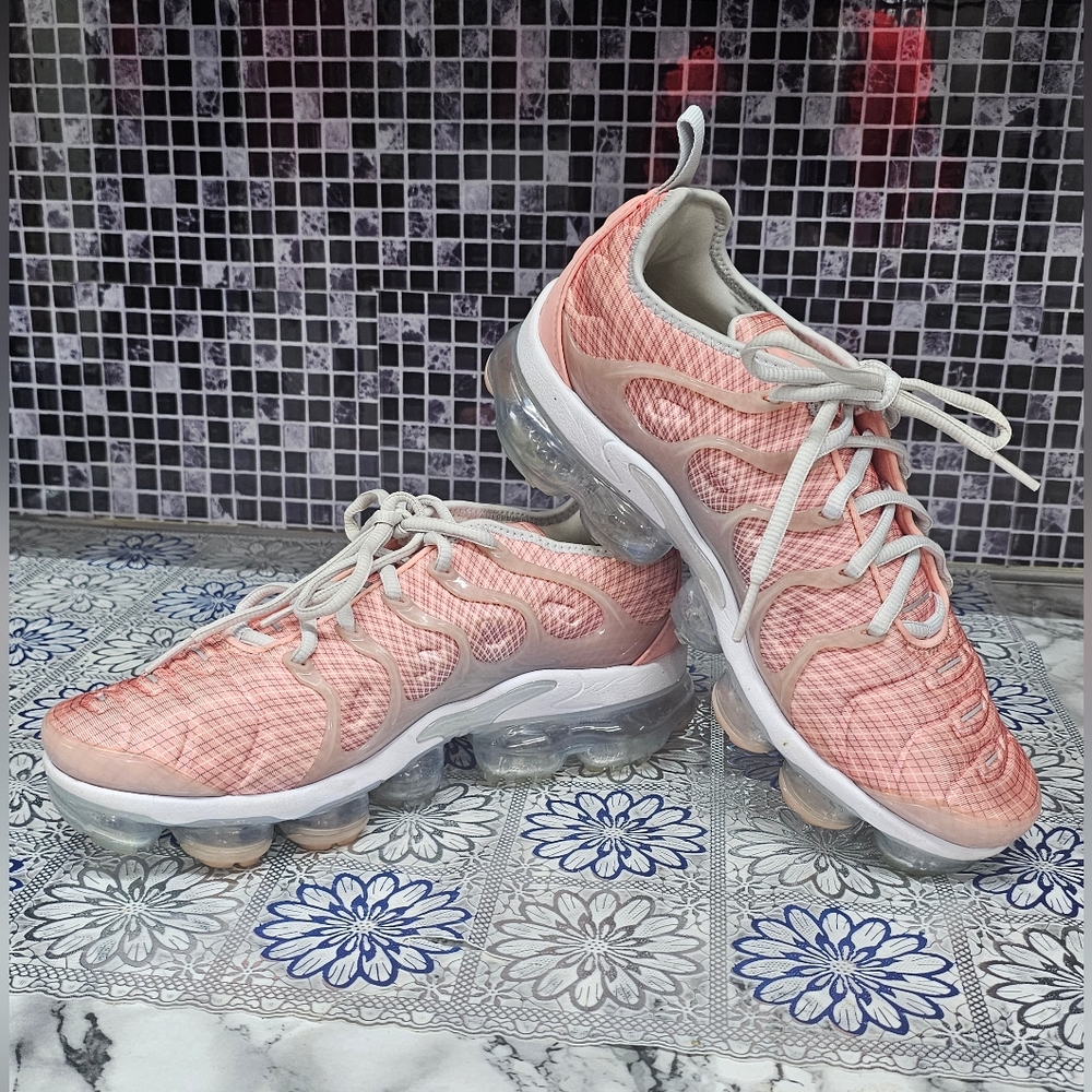 Nike Air Vapormax Plus Bleached Coral  Women's